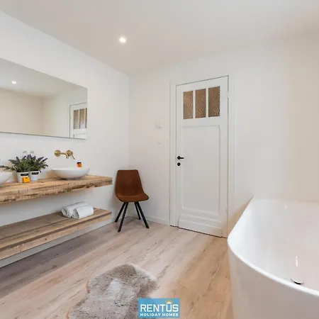 Vakantiehuis Casa Diva - Renovated House For 12 In