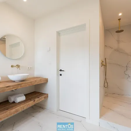 Vakantiehuis Casa Diva - Renovated House For 12 In *