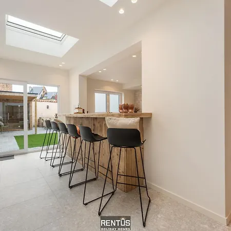 Casa Diva - Renovated House For 12 In * Blankenberge