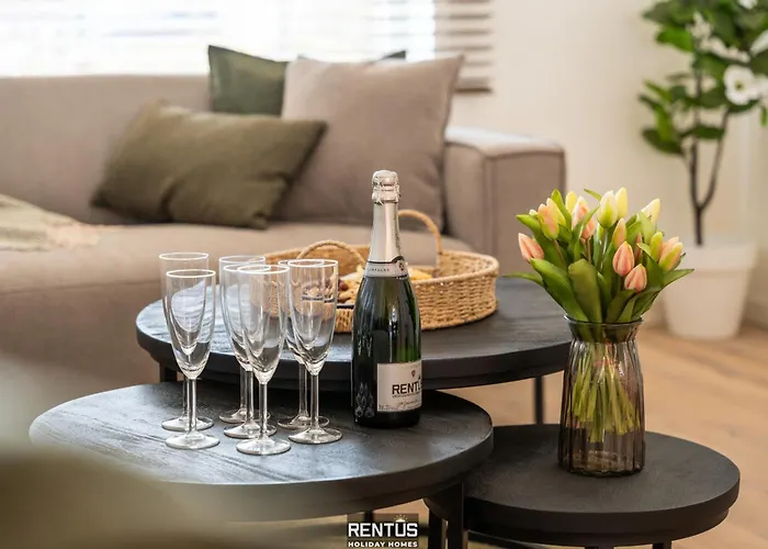 Сasa de vacaciones Casa Diva - Renovated House For 12 In